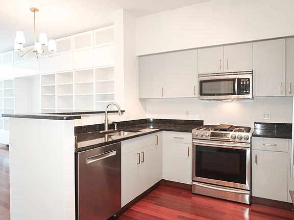 5th image of 1000 New Jersey Ave SE APT 1017