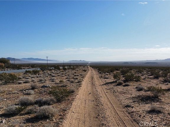 4th image of 16 Old Woman Springs Rd