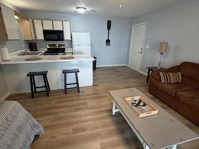 Arlington Apartments — Photo 37