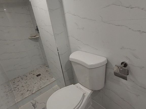 2nd image of 61-40 Parsons Blvd