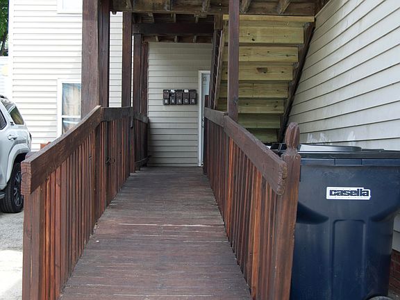 5th image of 2 Oak Street