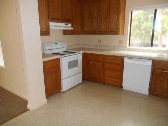 Spacious Kitchen