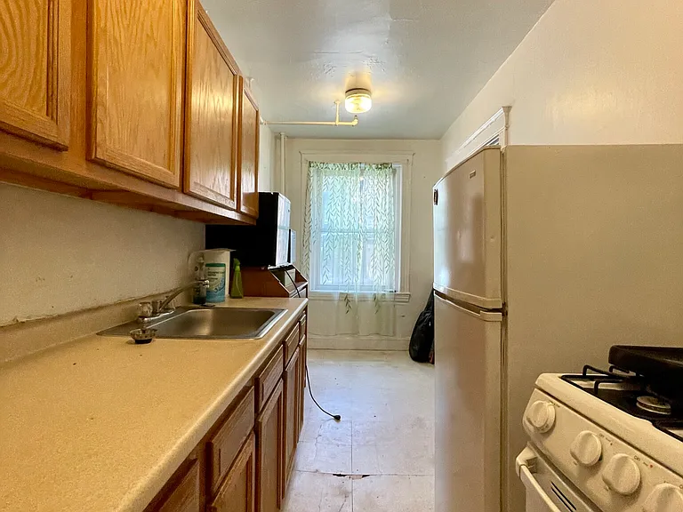 120 Washington St #6 — Photo 5