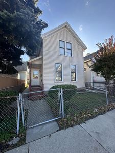 915 West Walker STREET, Milwaukee, WI, 53204