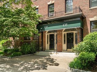 137 Freeman St APT 3A, Brookline, MA 02446