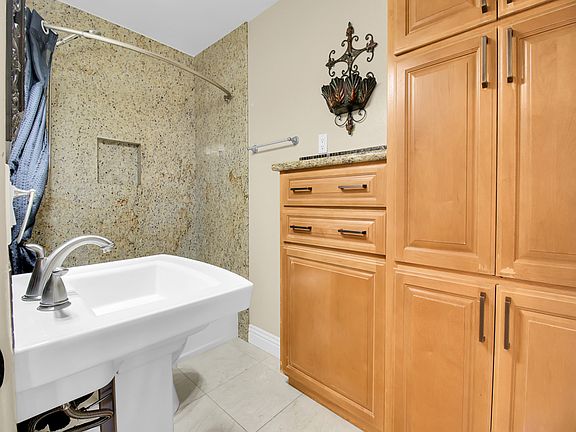3rd image of 31473 Alta Vista Dr Unit A