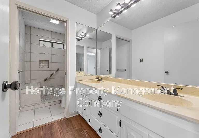2526 Town Briar St — Photo 22