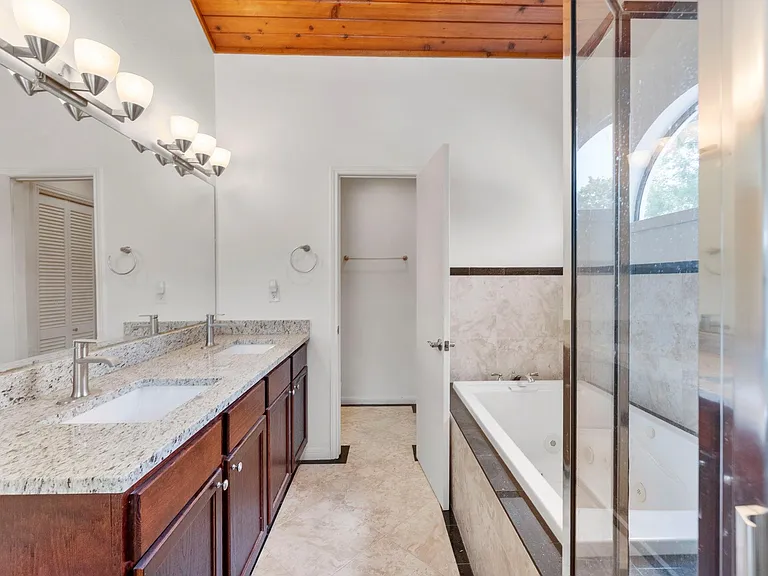 3920 Brookhaven Dr — Photo 25