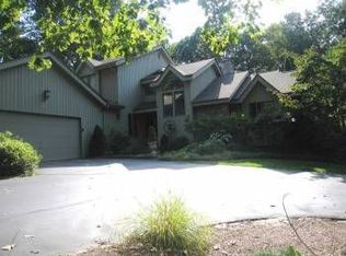 4 Fox Run, Guilford, CT 06437