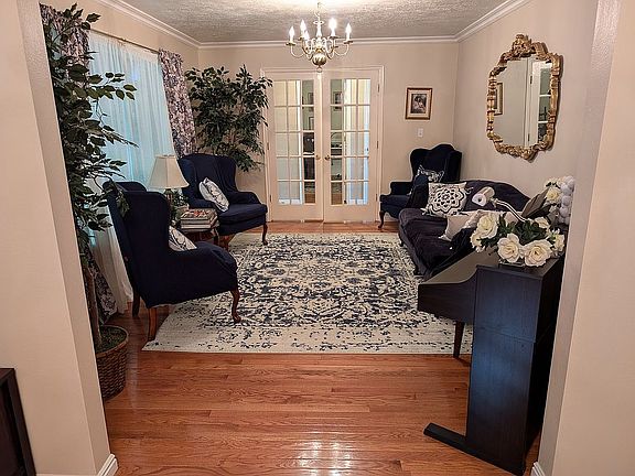 4th image of 130 E Mountain Vale Way