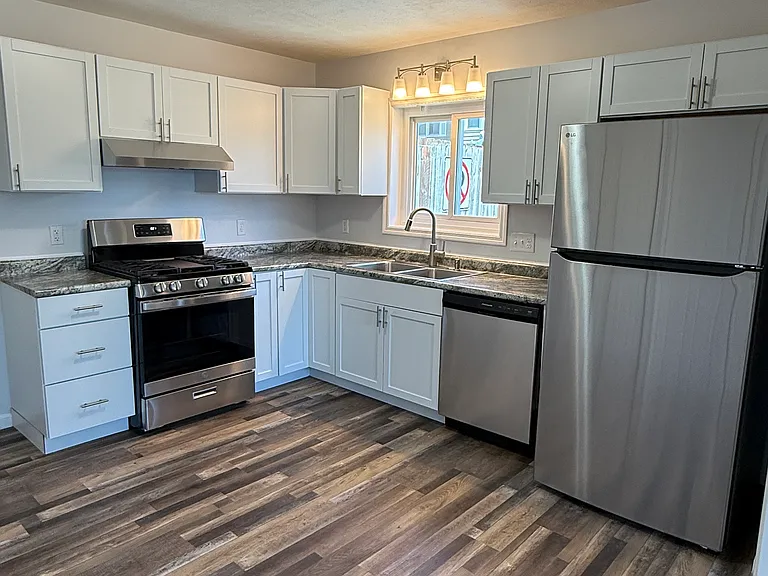 3804 Valley St — Photo 3