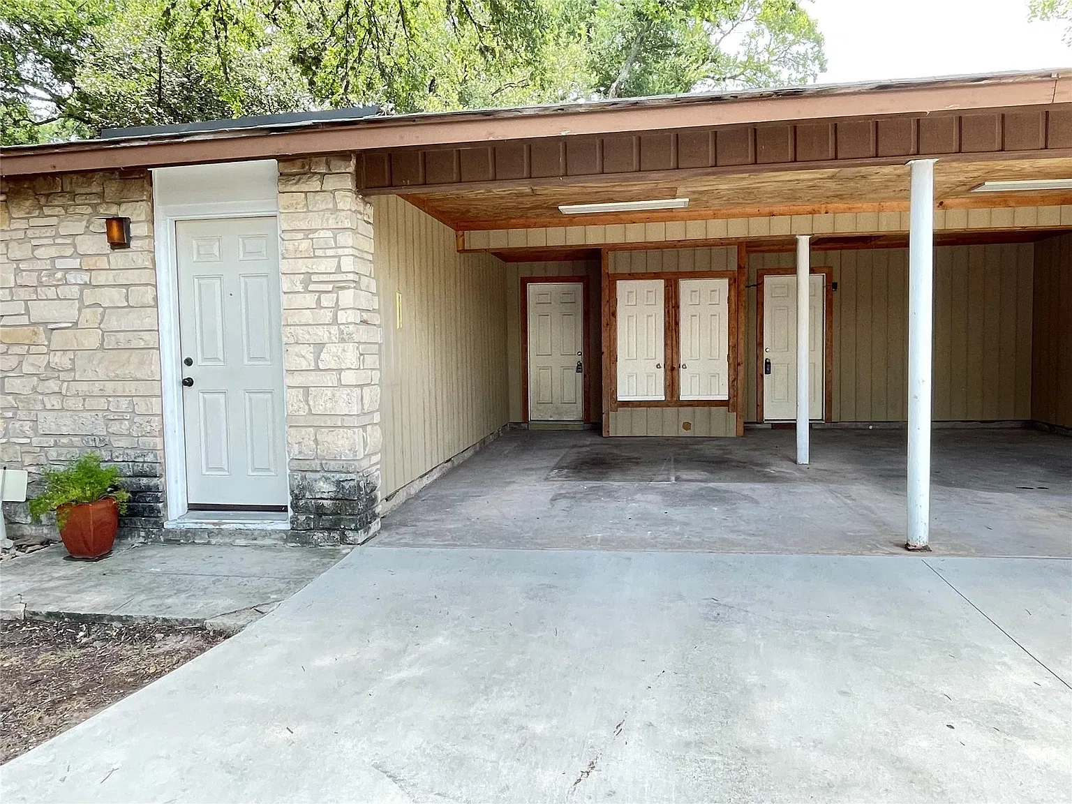 1 bed, 1.0 bath, 630 sqft, $1,400 — Photo 2