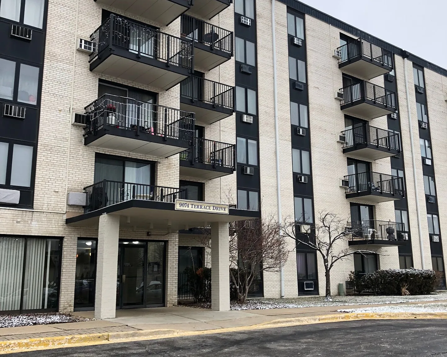 1 bed, 900 sqft, $1,600 — Photo 1