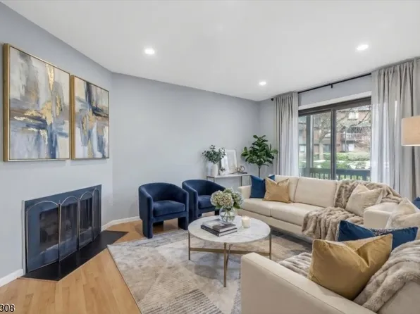 117 Sunset Ky, Secaucus Town, NJ 07094