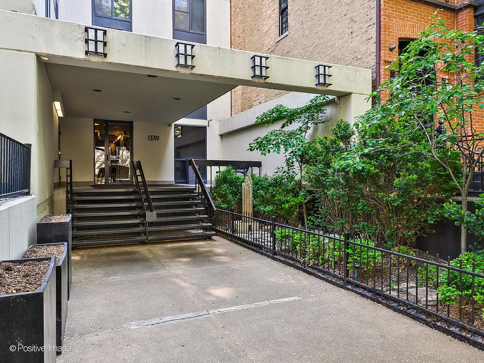 1st image of 1339 N Dearborn St APT 6E