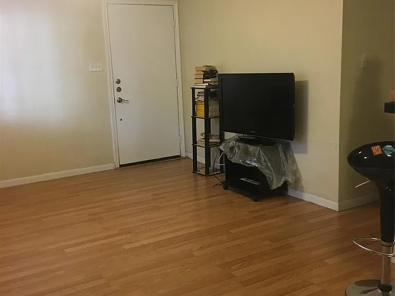 4306 Avenue A #108 — Photo 8