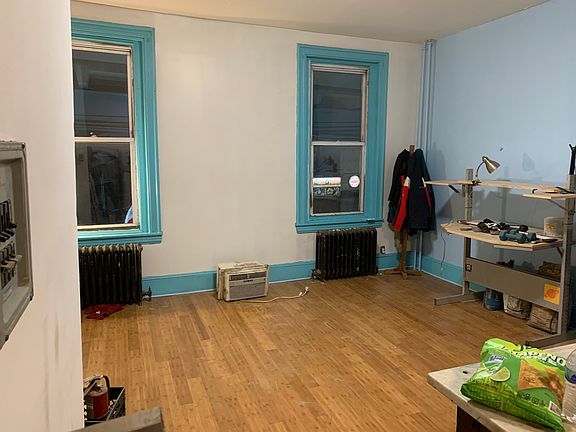 3rd image of 2749 Kensington Ave #2F