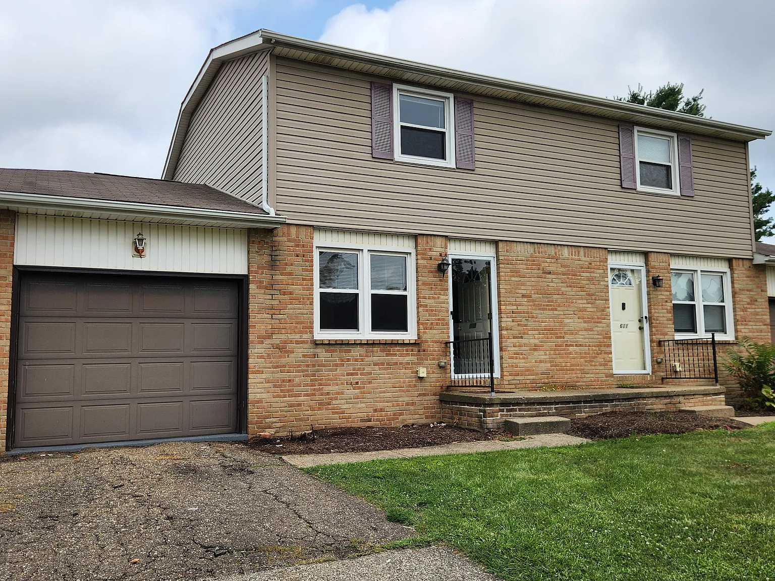2 bed, 950 sqft, $1,275 — Photo 1