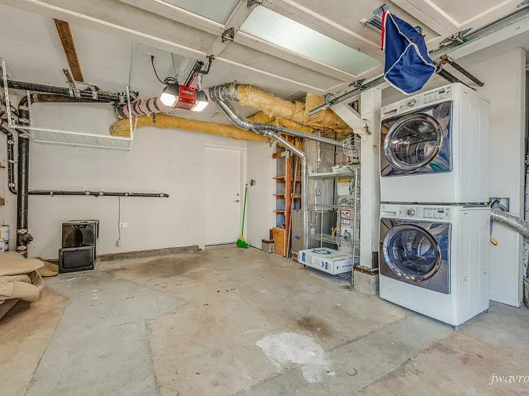 172 Burlwood Dr — Photo 39