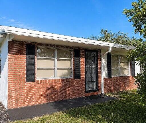 3rd image of 1030 NW 73rd Avenue