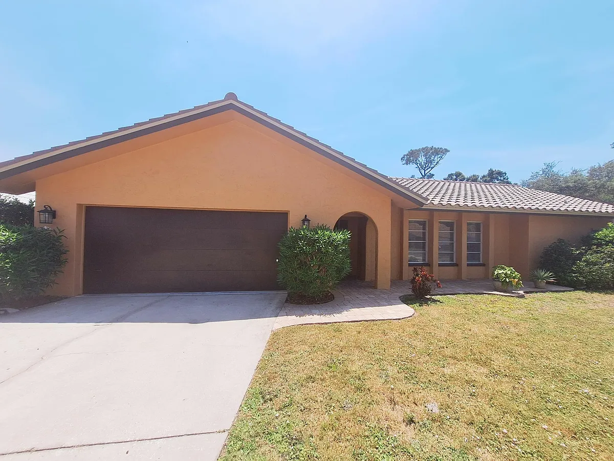 Building Photo - 2726 Coventry Dr
