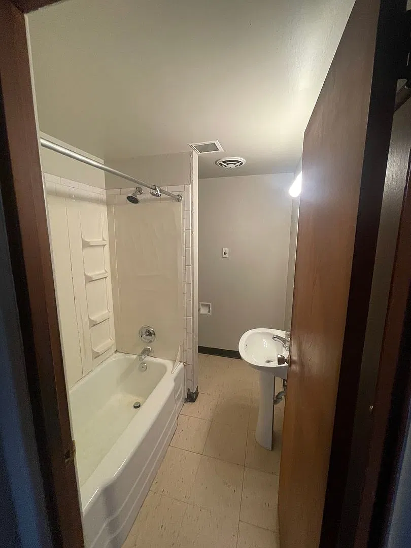 7th Avenue Duplex — Photo 4