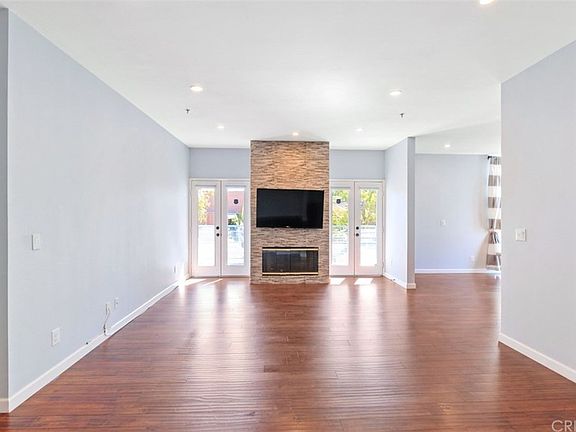 3rd image of 5350 White Oak Ave APT 208