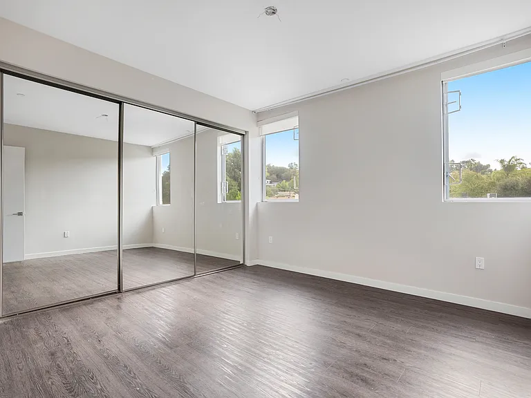 16300 Ventura Blvd #201 — Photo 7