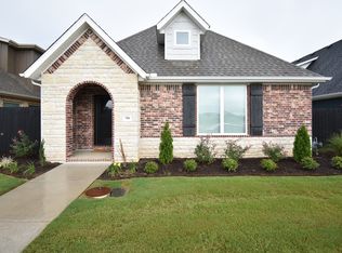 700 N Malbec Rd, Fayetteville, AR 72704