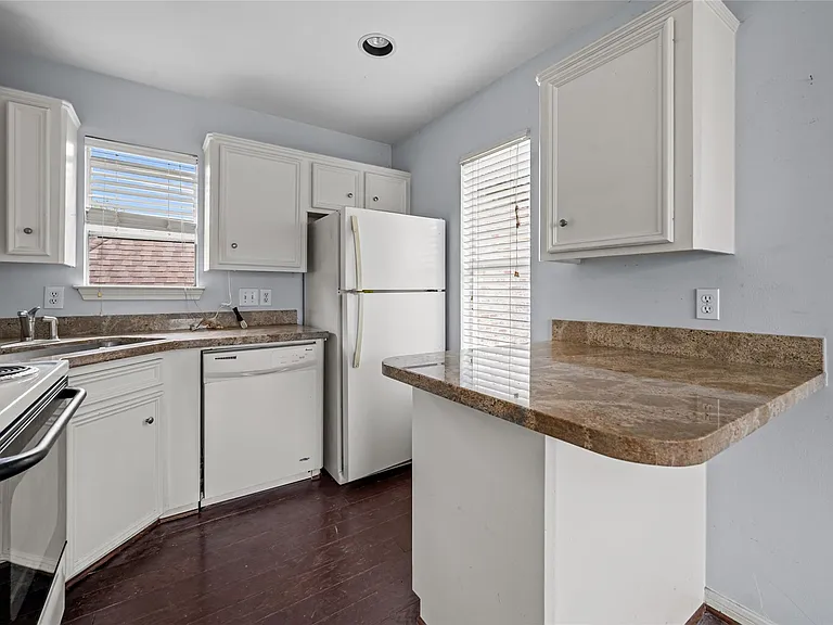 2142 Sul Ross St #A — Photo 12