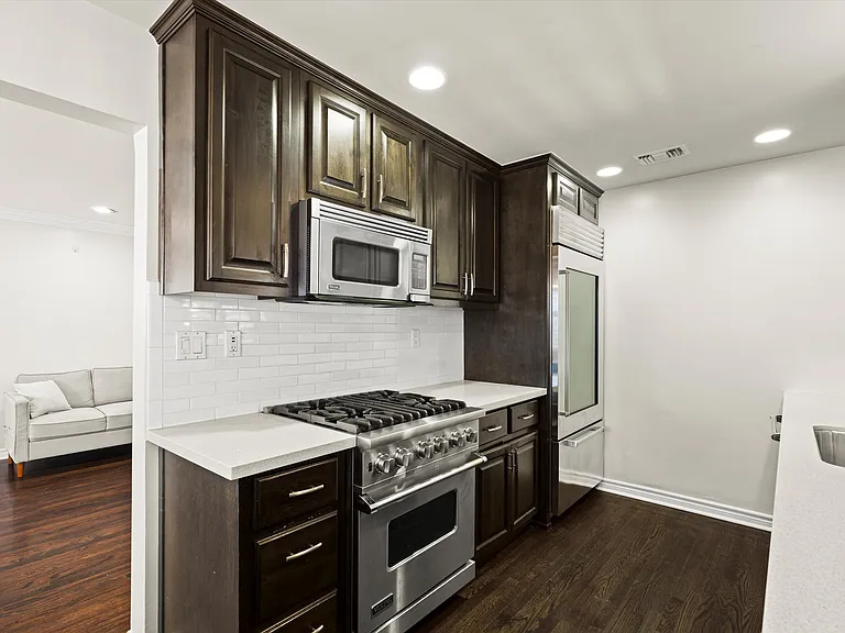 2130 Santa Fe Ave — Photo 9