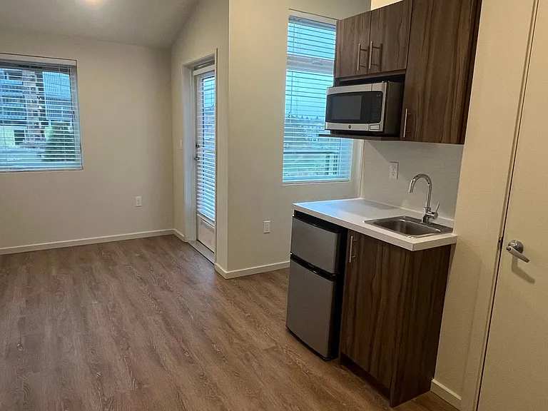Plaza Apartments — Photo 120