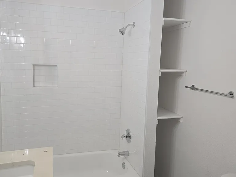 415 N 23rd St — Photo 3