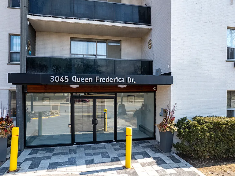 3045 Queen Frederica Dr — Photo 16
