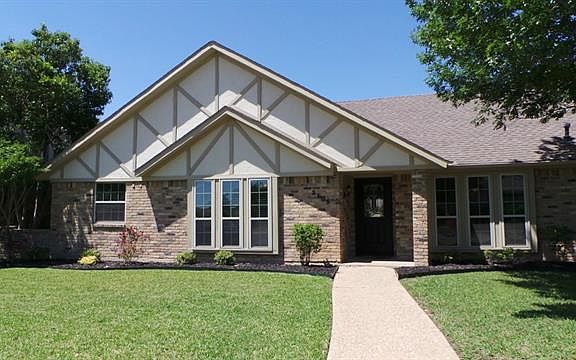 2nd image of 3105 Dover Dr