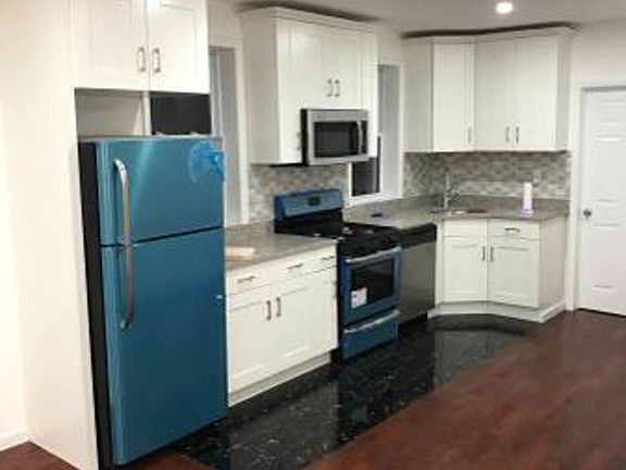 5th image of 490 Essex St #2