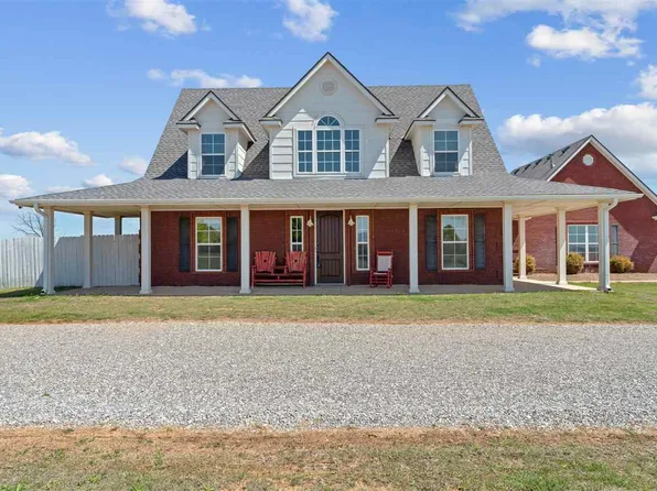 286 NW Bay Dr, Elgin, OK 73538