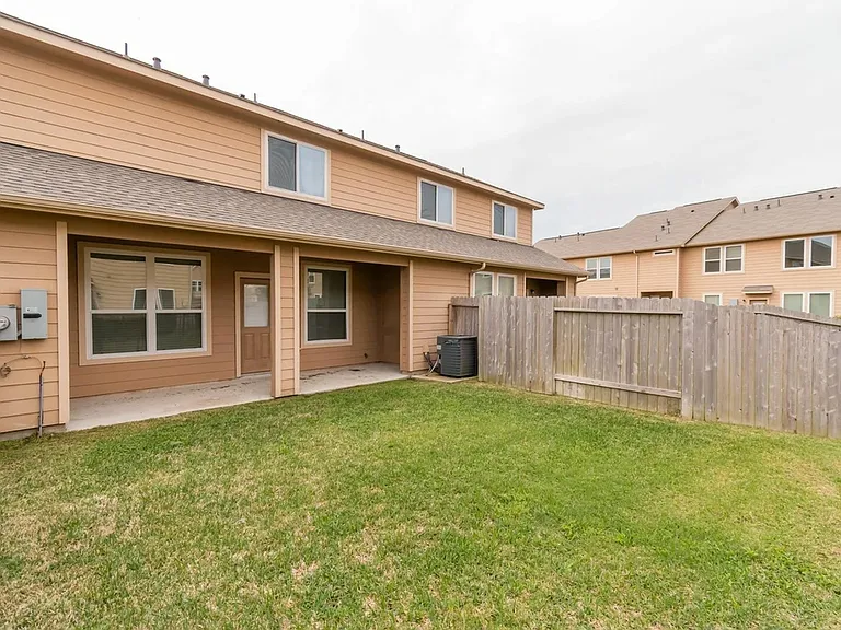 3930 Lexington Grove Ct — Photo 7