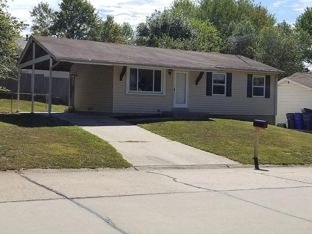 1442 De Porres Ln photo 1