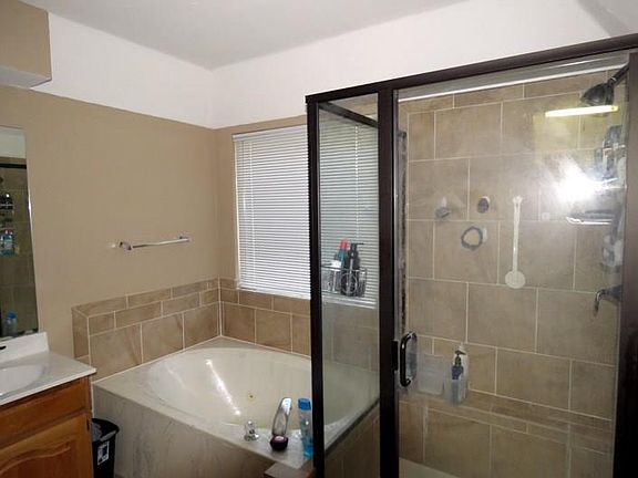 4th image of 6709 Carrington Dr