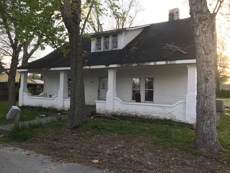 1st image of 738 Chestnut Ave