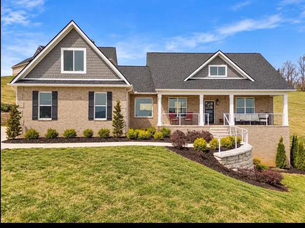 1149 Summerfield Dr, Maryville, TN 37801