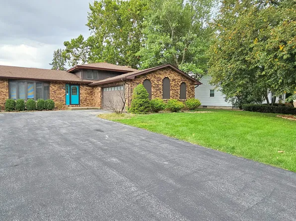 2136 W Garden Dr, Kankakee, IL 60901