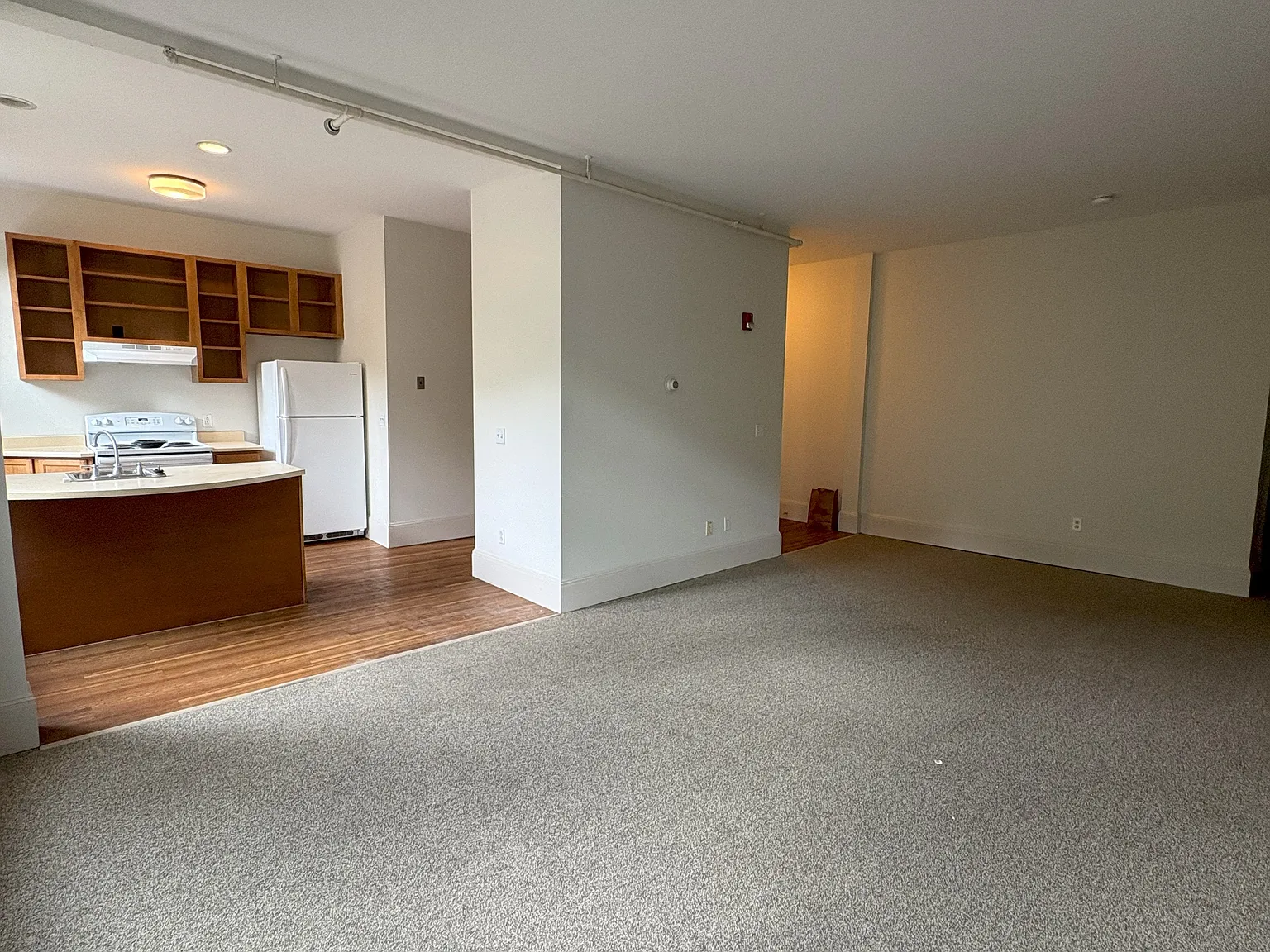 2 bed, 1100 sqft, $2,000 — Photo 2