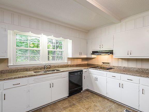 5th image of 2501 Fairway Dr