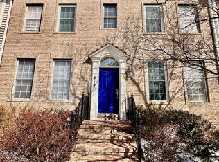 917 Crestfield Dr #1, Rockville, MD 20850
