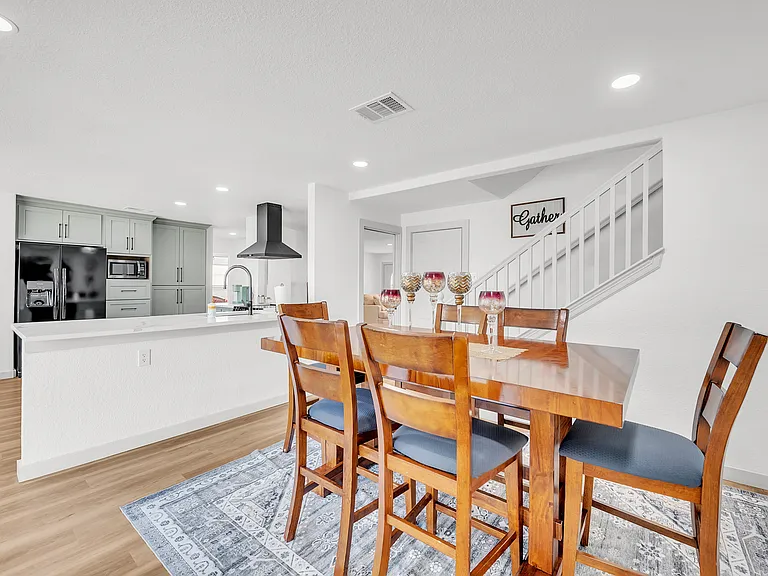 2204 Delwin Cir — Photo 15