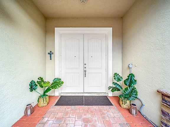 4th image of 3067 SW Segovia Street