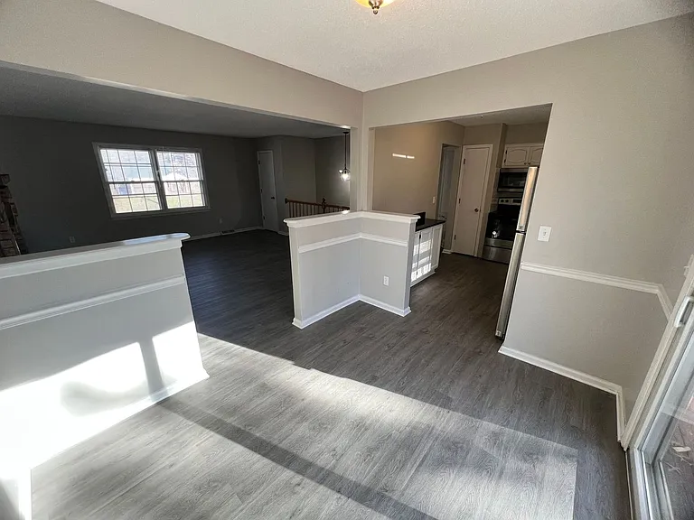 843 W Kansas St — Photo 8