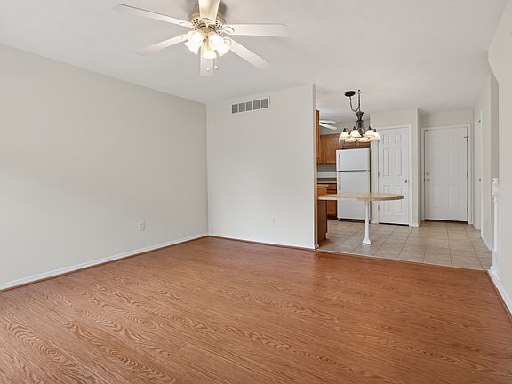 2nd image of 3 Ross Dr APT 6